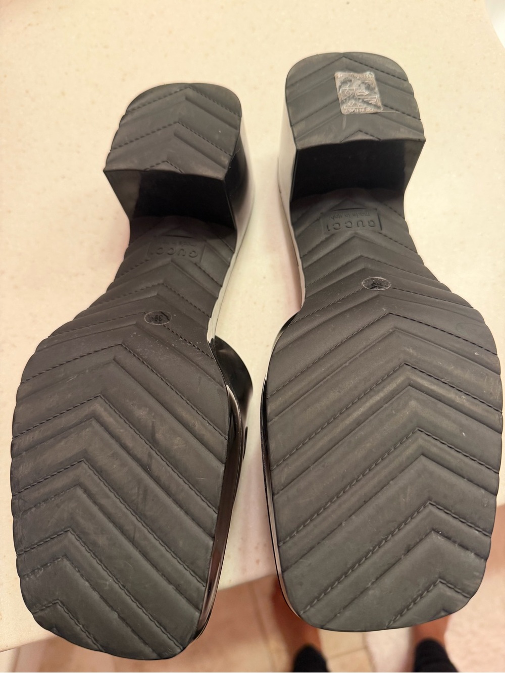 Gucci Glossy Black Logo Slide Sandals - Picture 9 of 11